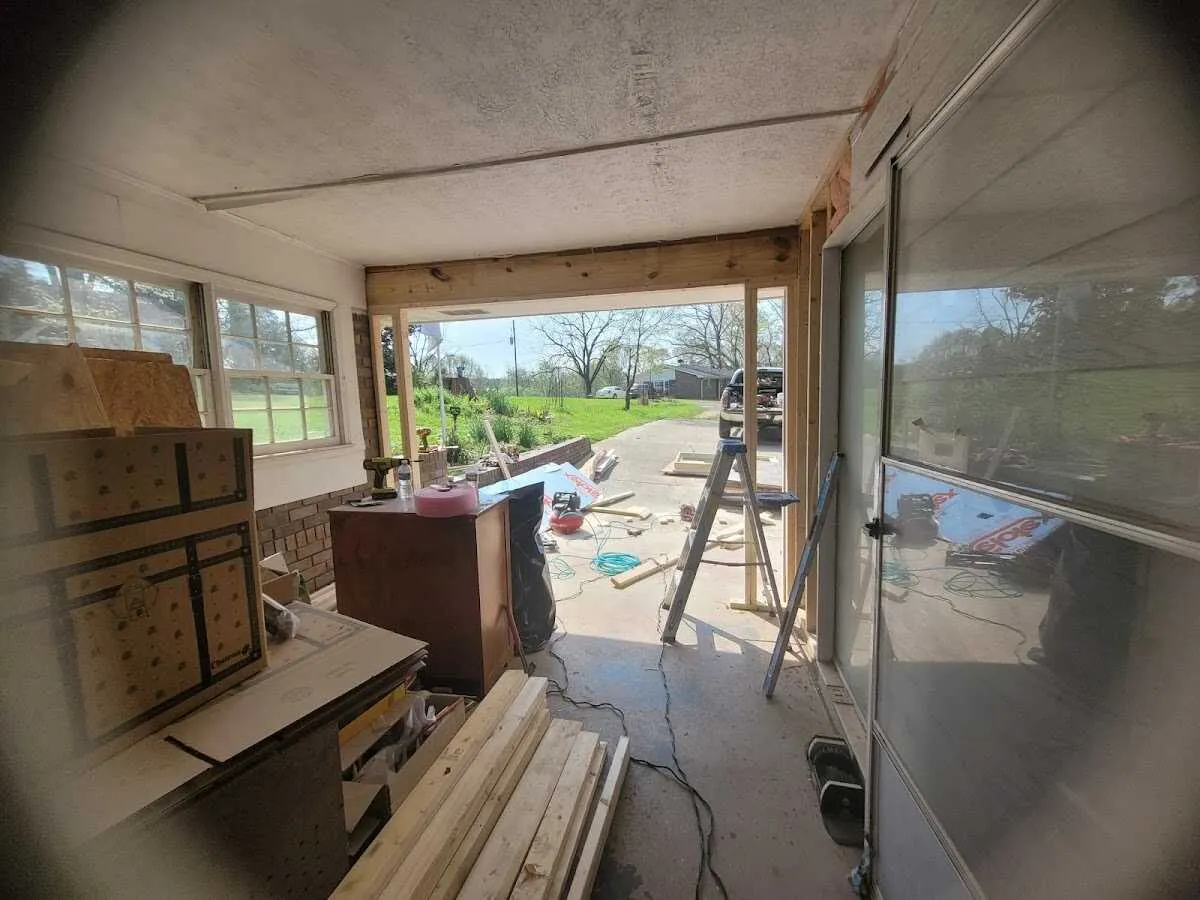 Air movers and dehumidifier for Water Mitigation Services in Belle Chasse